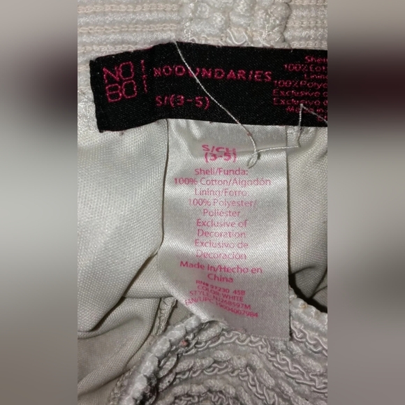 Women's No Boundaries White Floral Crocheted Swim Shorts Small (3-5) - Picture 2 of 3